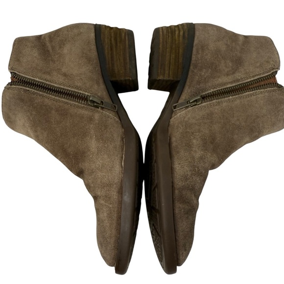 Born Bessie Taupe Suede Ankle Boots F36455 Sz 8.5 Low Heel Side Zip Lace Details - Picture 5 of 13